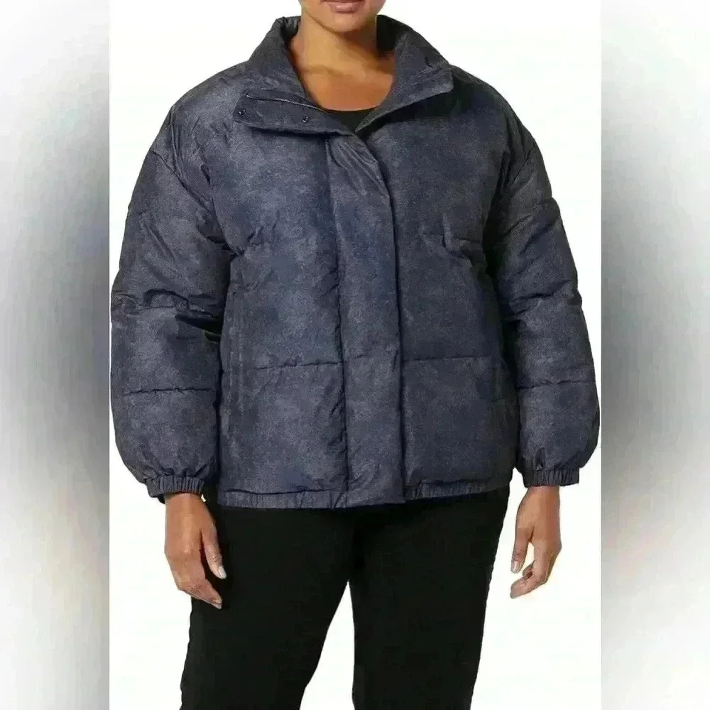 Amazon Essentials Women's Relaxed-Fit Mock-Neck Short Puffer Jacket Daily Ritual